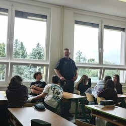 8. B - preventivní program s Městskou policií Sezemice