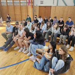CELOŠKOLNÍ PROJEKT „BEZPEČNÁ ŠKOLA“ - 2. část: Školení žáků na zvládání krizových situací