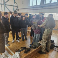 CELOŠKOLNÍ PROJEKT „BEZPEČNÁ ŠKOLA“ - 2. část: Školení žáků na zvládání krizových situací