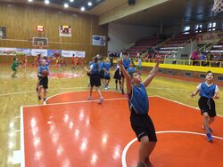 Liga škol v basketbalu začala