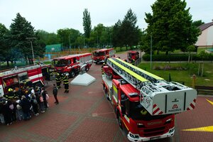 CELOŠKOLNÍ PROJEKT BEZPEČNÁ ŠKOLA - 3. část: Evakuace školy a den plný bezpečí