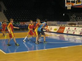 Liga škol v basketbalu