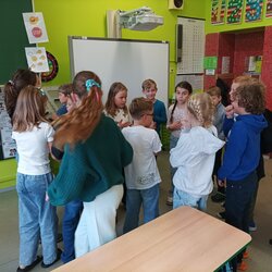 Lama, Ida a tým ze 3. A