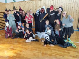 Svátek všech svatých, Dušičky a Halloween ve 4. A, v 5. A a 5. B