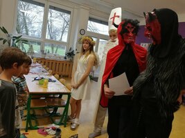 Mikuláš, čert a anděl