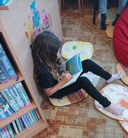 Čtenáři ze 2. A na návštěvě v knihovně