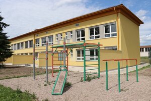 přístavba školy - přední část
