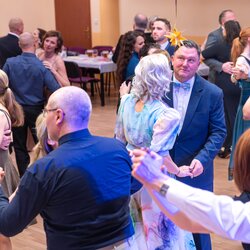 Když hvězdy tančí – ples SRPŠ rozzářil Sezemický dům