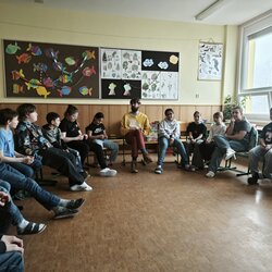 Děti, obrazovky a láska — vydařená beseda pro rodiče i žáky