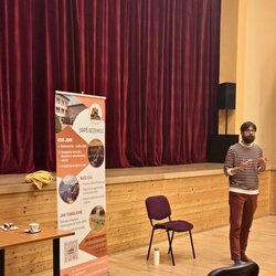 Děti, obrazovky a láska — vydařená beseda pro rodiče i žáky