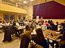 Děti, obrazovky a láska — vydařená beseda pro rodiče i žáky