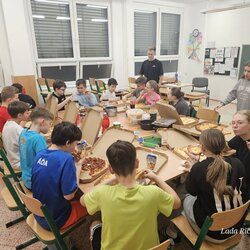 Spaní ve škole se 6. B