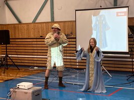 Program S Neilem kolem světa 