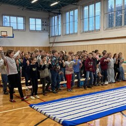 Program S Neilem kolem světa 