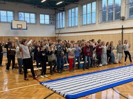 Program S Neilem kolem světa 