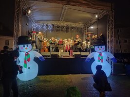 Rolnička u rozsvícení vánočního stromu