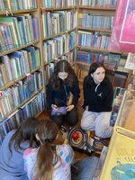 Návštěva sedmých ročníků v městské knihovně