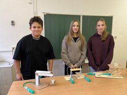 Sedmáci objevovali kouzlo hydrauliky