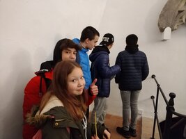 Peníze si do hrobu nevezmeš - exkurze 8. A