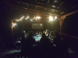 Třída 8. B nocovala ve škole