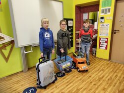 Den bez batohů