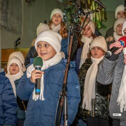 Sbor Rolnička v kostele 