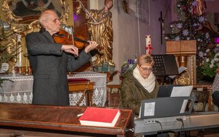 Sbor Rolnička v kostele 