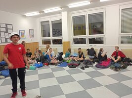 Předprázdninové spaní ve škole