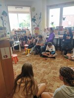 Návštěva 7. A  a 7. B v knihovně