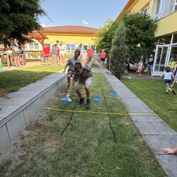 Společné opékání buřtů třídy 3. C aneb radostný konec školního roku