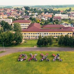  Poslední ohlédnutí za oslavami výročí založení školy v Sezemicích