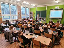 O tom, jak ve 2. B nahradili pana učitele rodiče a děti
