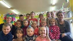 Den šílených účesů v 1. C