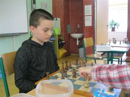 Výsledky celostátní šachové online soutěže Šachy do škol a Šachy Dolmen