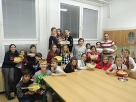 Vánoční spaní ve škole v 5. B